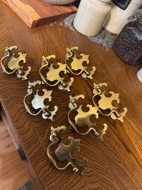 Vintage Chippendale Brass Look- Die Cast- Set of 7 Drawer Pulls 4 big-3 smaller